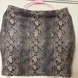 Windsor Black and Cream Snake Print Mini Skirt